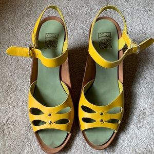Camper yellow leather sandal size 38